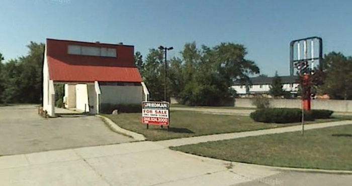 Hot n Now Hamburgers - Taylor - 26715 Eureka Rd (newer photo)